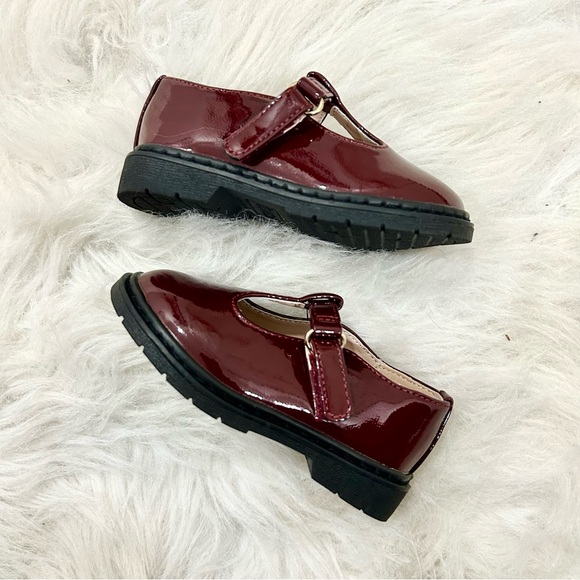 The Children’s Place Burgundy Patent Mary Jane Shoes | Toddler Girl 5 - Picture 9 of 9